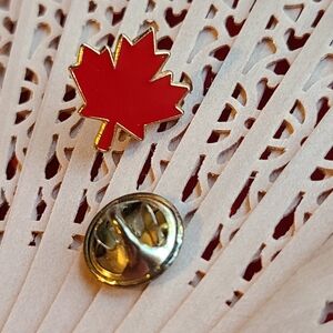 Red Maple Leaf Pin